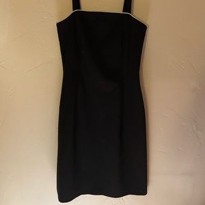 Black sleeveless dress